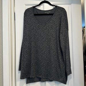 American Eagle black and grey leopard lightweight knit sweater